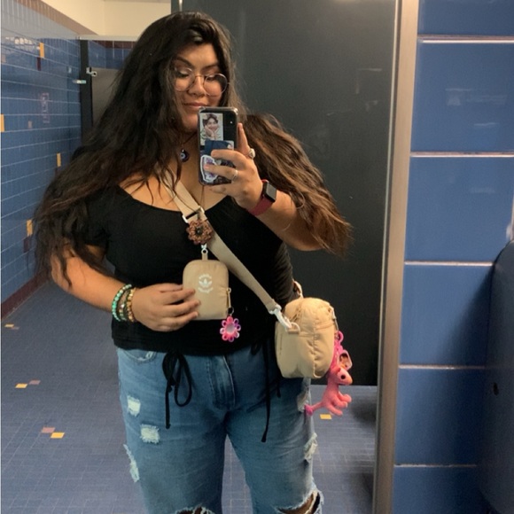 Meet your Posher, Estefani - Picture 5 of 7